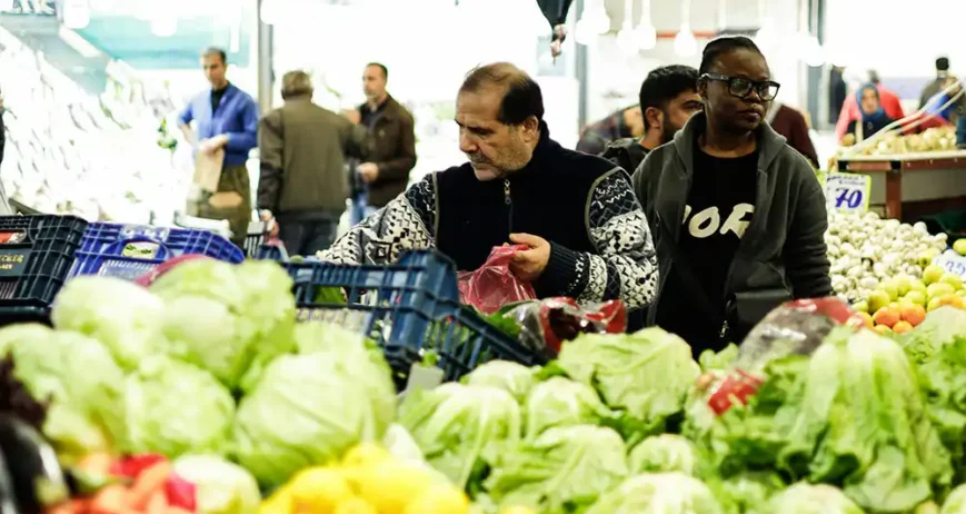 Organic farms avoid toxic inputs, improve soil health, grow clean, sustainable food that supports nature.